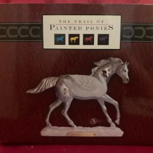 Trail of Painted Ponies -“ The Magical Swan “ in box - Picture 4 of 5